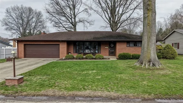$426,000 | 401 East 18th Street, Dover, OH 44622
