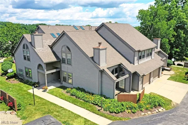 $209,900 | 4052 St Andrews Court, Unit 4, Canfield, OH 44406