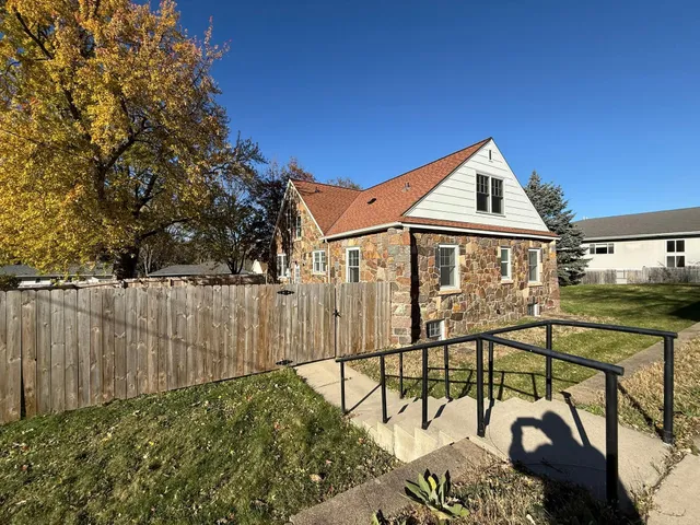 $279,000 | 338 James Avenue, Mankato, MN 56001