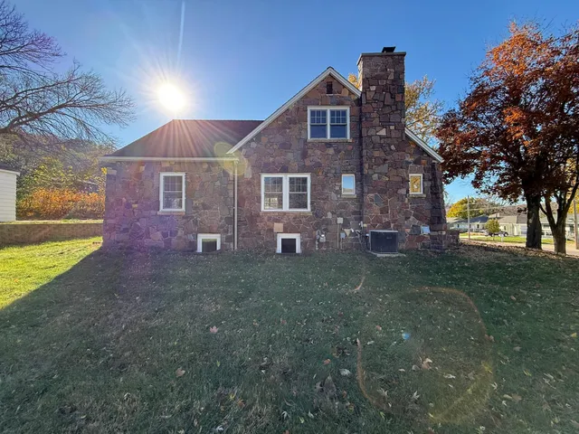 $279,000 | 338 James Avenue, Mankato, MN 56001