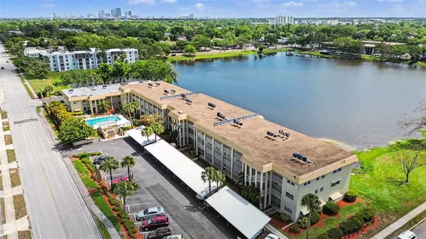 $249,900 | 3850 13th Avenue North, Unit 106, St. Petersburg, FL 33713