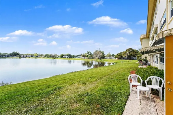 $249,900 | 3850 13th Avenue North, Unit 106, St. Petersburg, FL 33713