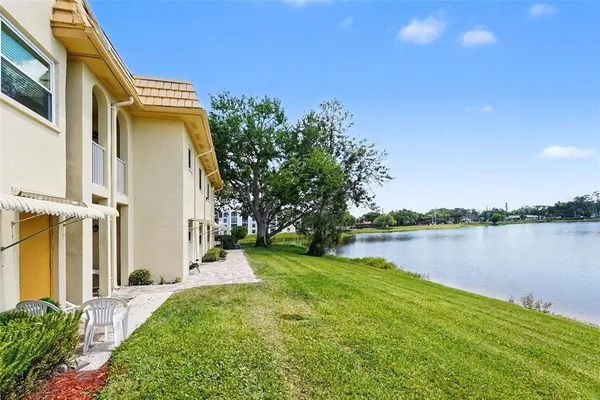 $249,900 | 3850 13th Avenue North, Unit 106, St. Petersburg, FL 33713