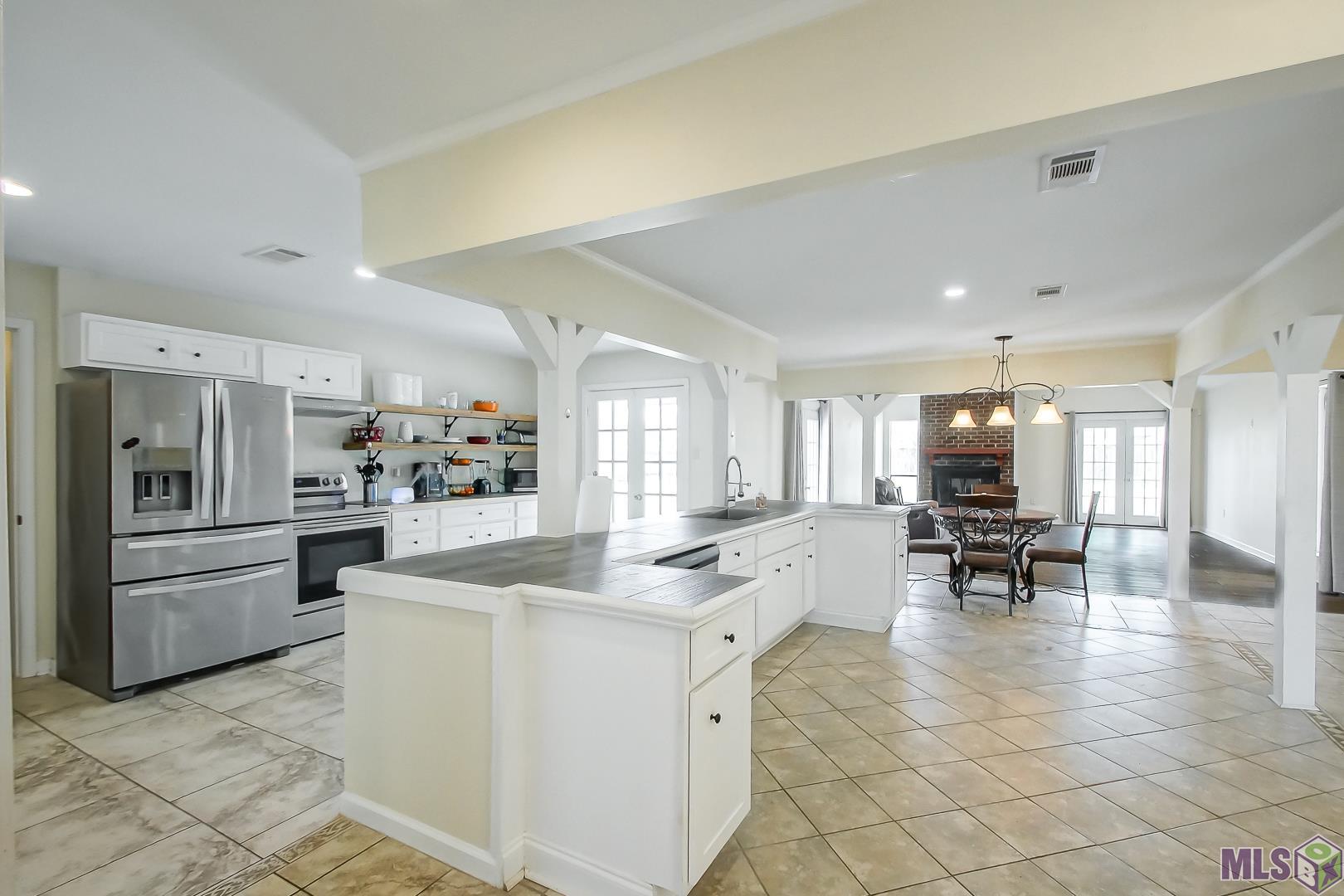 16323 Coliseum Avenue Baton Rouge, LA 70816 - Photo 3 of 22