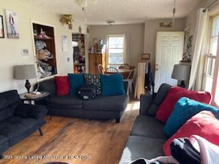 4607 Ballard Road Lansing, MI 48911 - Photo 3 of 18 IMG_3757