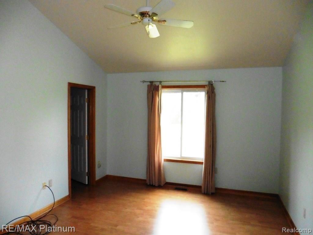 3689 Cemetery Road Fowlerville, MI 48836 - Photo 5 of 17 Master Suite