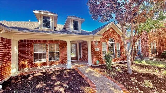 a house view with a outdoor space