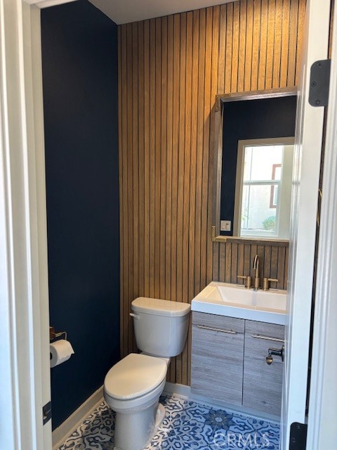 4158 Mission Tree Way Oceanside, CA 92057 - Photo 9 of 35 Main Level half bath