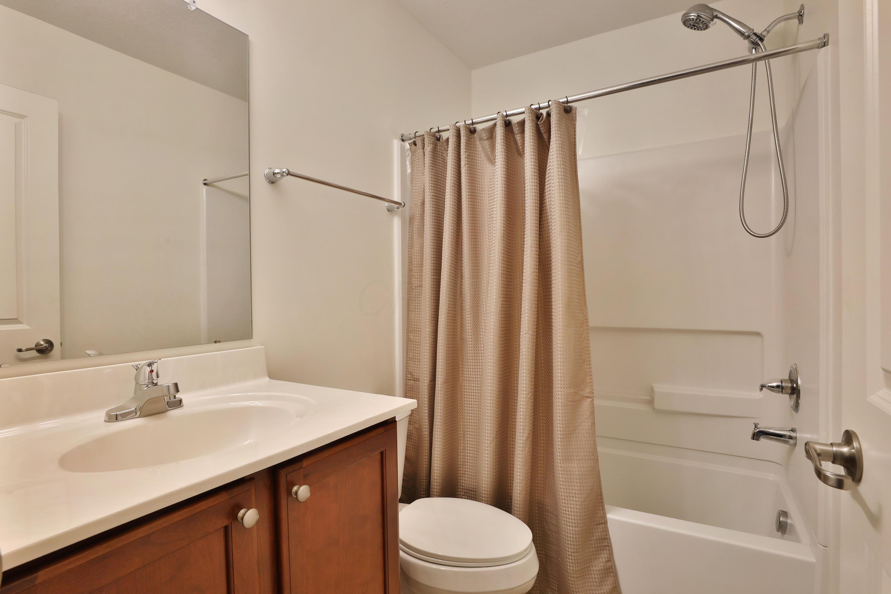 8287 Bruntsfield Road Columbus, OH 43235 - Photo 20 of 36 Gallery Image 20