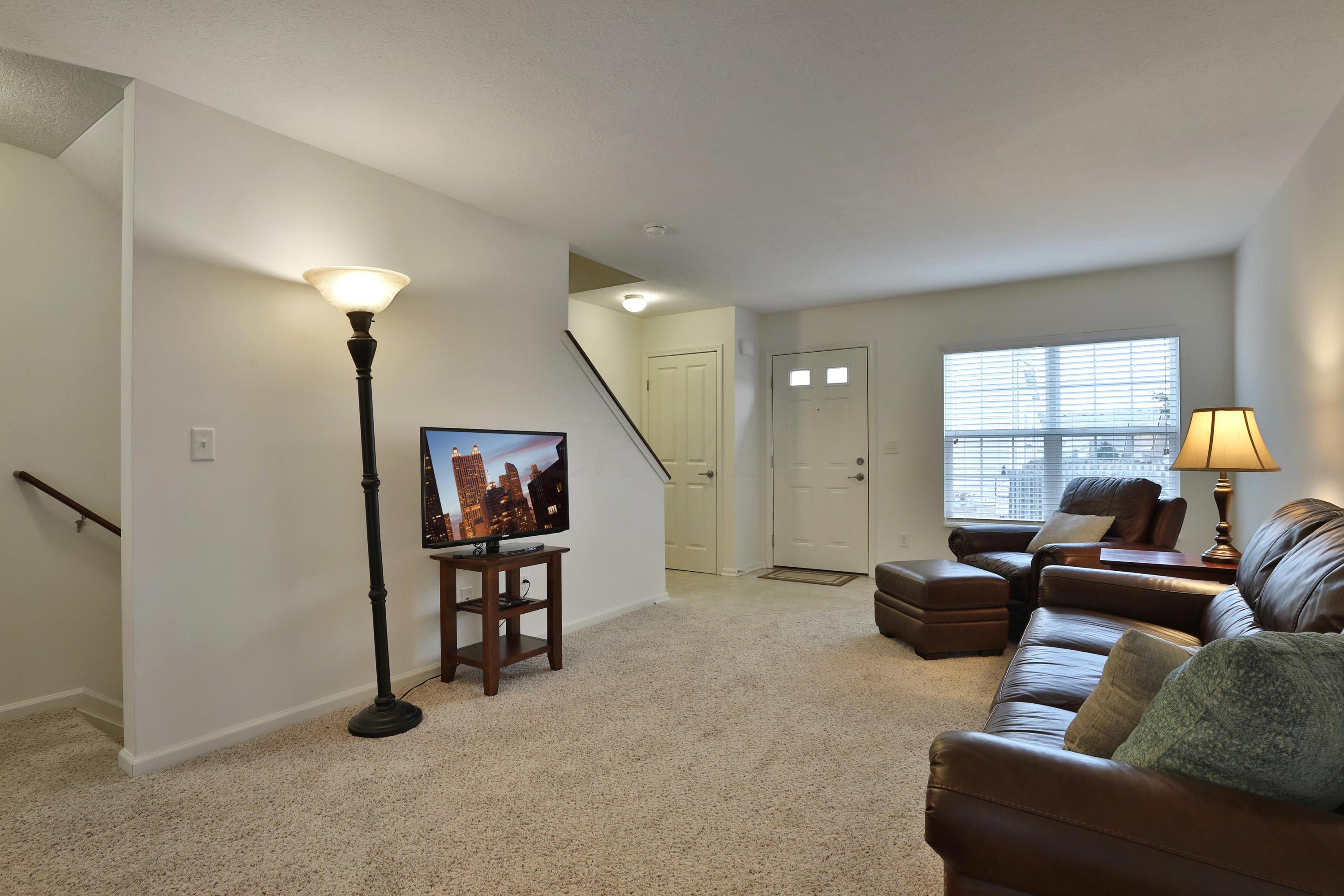 8287 Bruntsfield Road Columbus, OH 43235 - Photo 3 of 36 Gallery Image 3