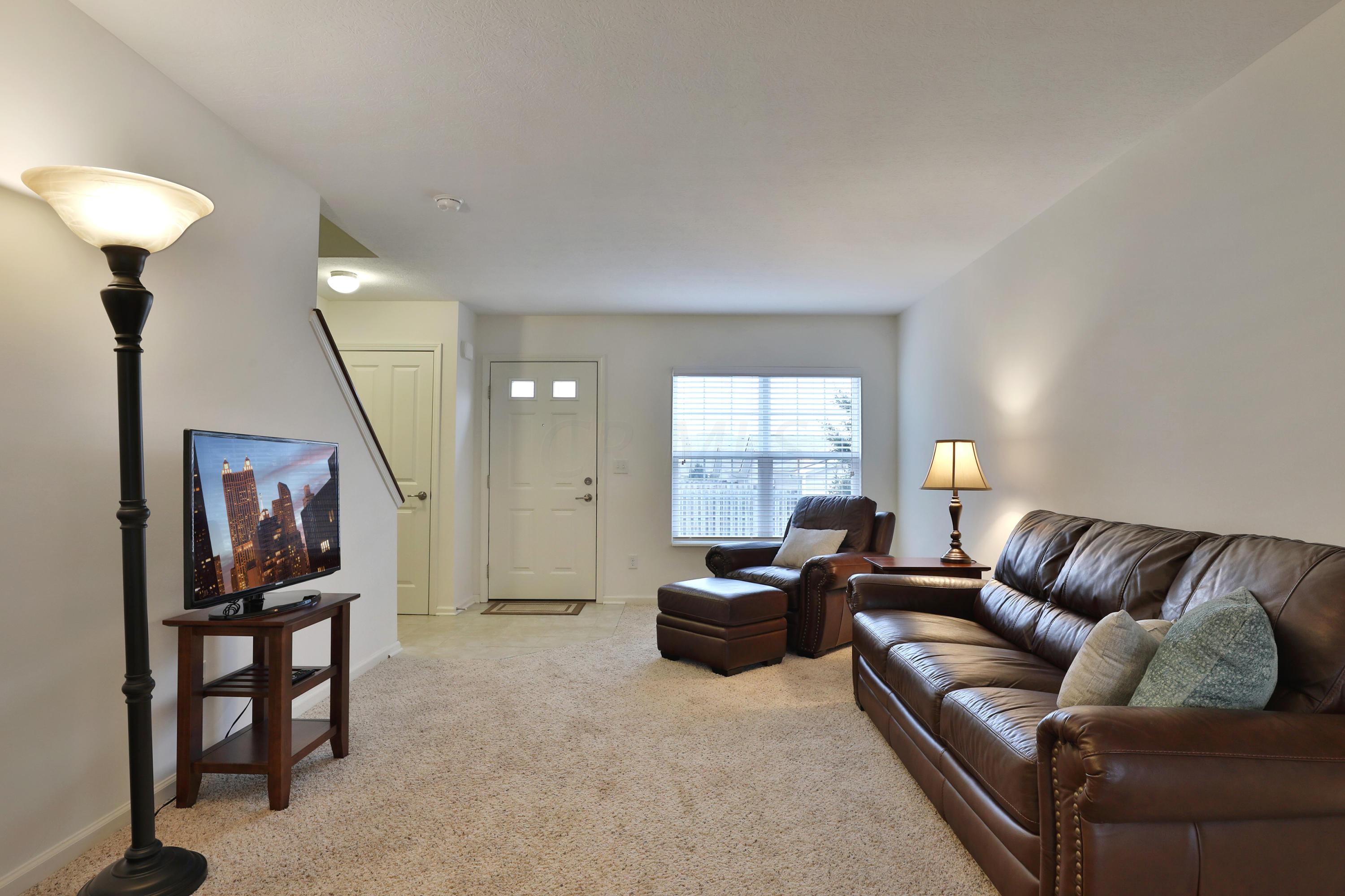 8287 Bruntsfield Road Columbus, OH 43235 - Photo 4 of 36 Gallery Image 4