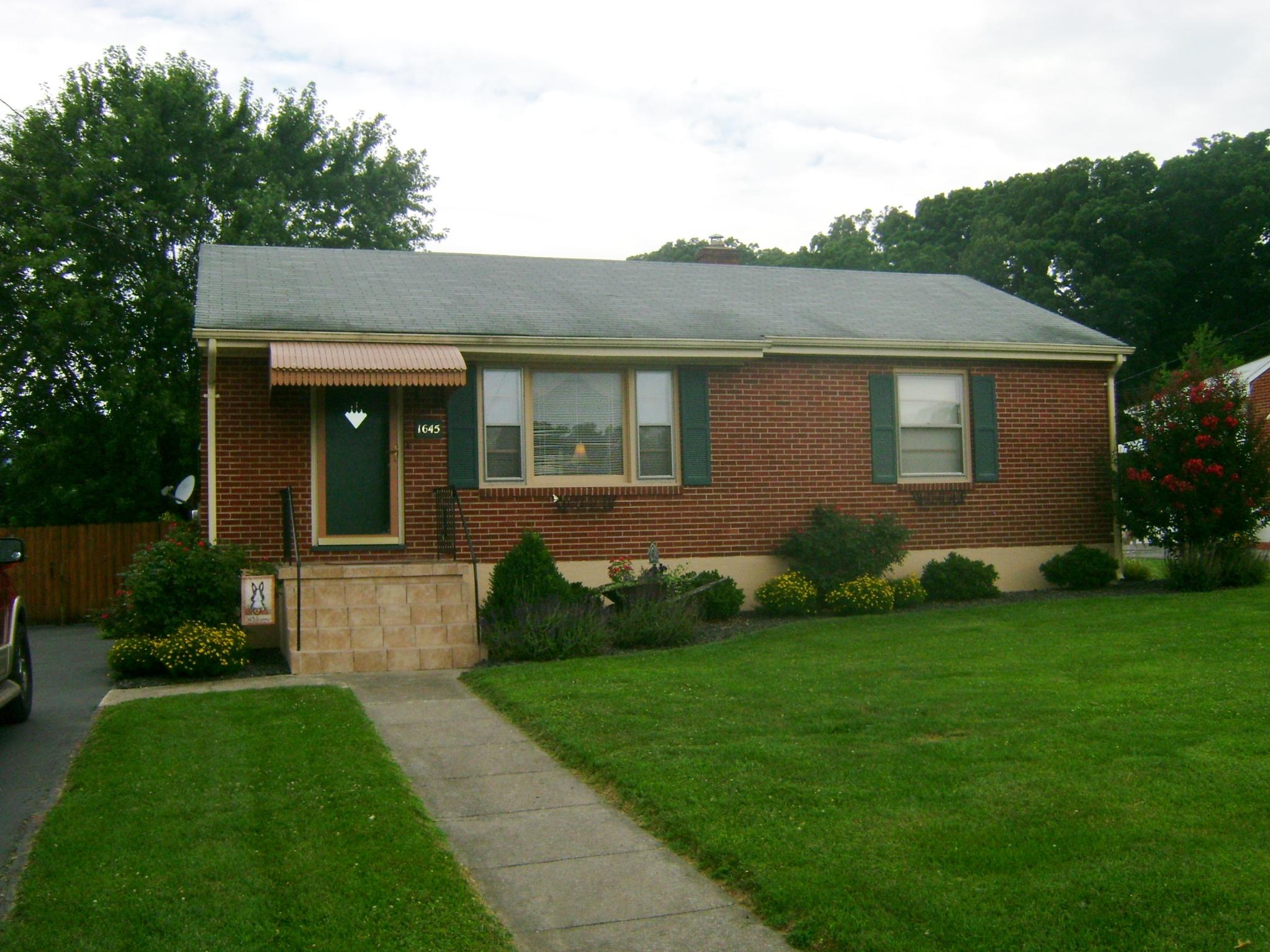 1645 Reece Road Salem, VA 24153 - Photo 3 of 45 Front