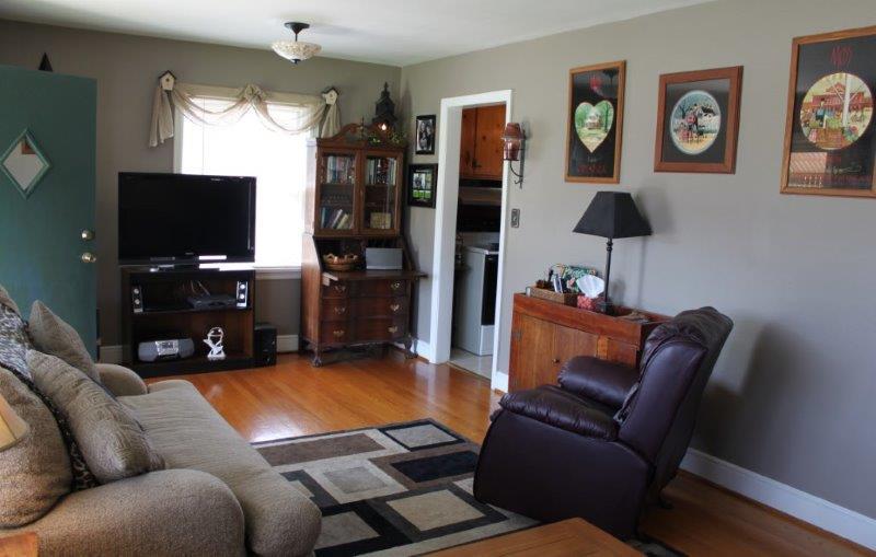 1645 Reece Road Salem, VA 24153 - Photo 6 of 45 Living Room