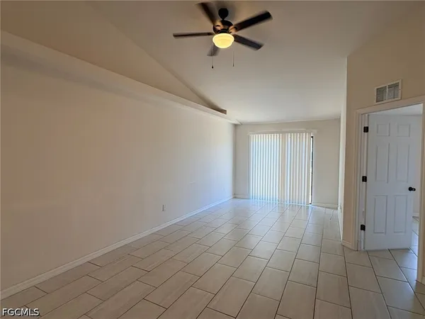 $1,600 | 828 Gleason Parkway, Cape Coral, FL 33914