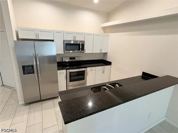 $1,600 | 828 Gleason Parkway, Cape Coral, FL 33914