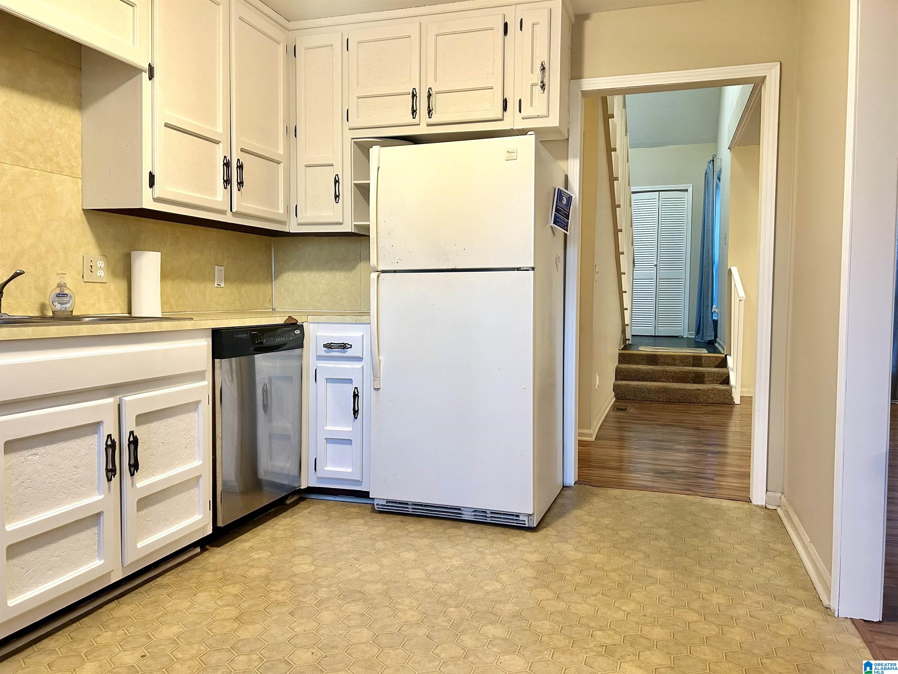 3990 South Shades Crest Road Birmingham, AL 35244 - Photo 12 of 18