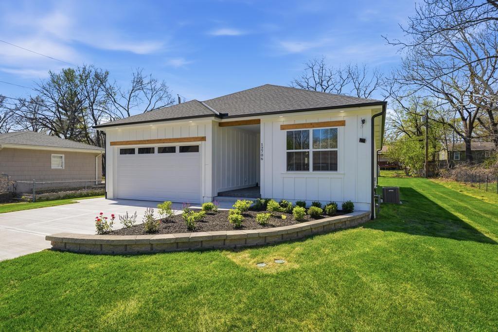 12706 10th Street Grandview, MO 64030 - Photo 2 of 66