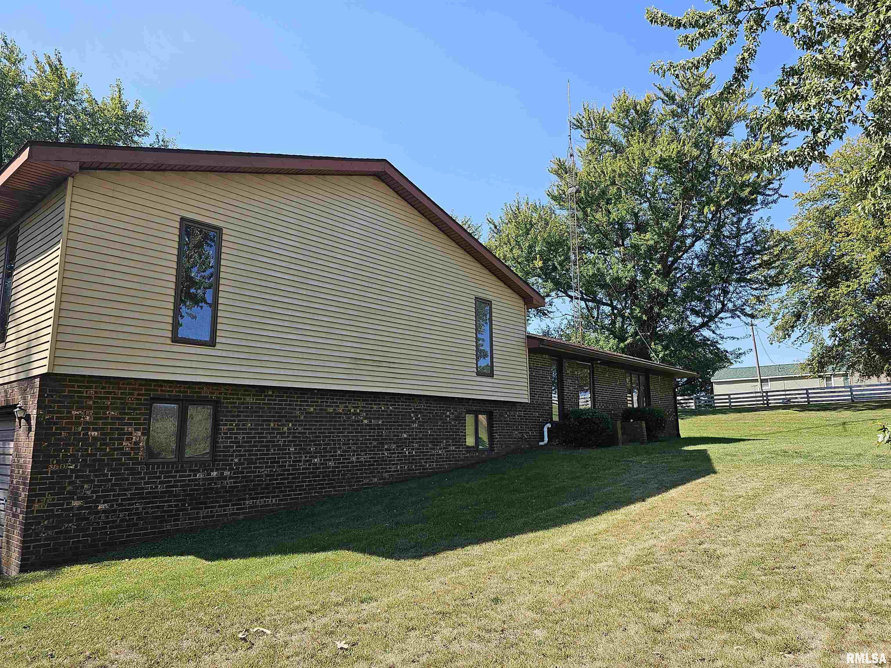 2861 Courier Road Alexander, IL 62601 - Photo 2 of 31