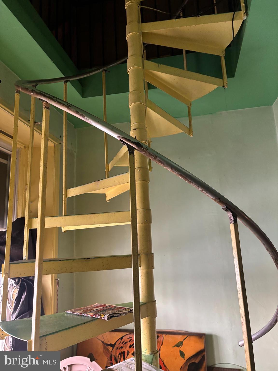 2003 North 33rd Street Philadelphia, PA 19121 - Photo 11 of 16 1st floor apart w stairs to attic room