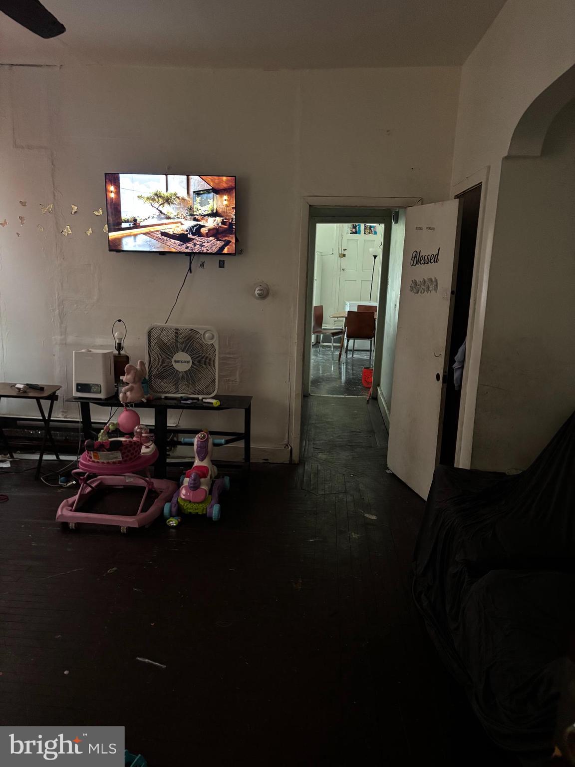 2003 North 33rd Street Philadelphia, PA 19121 - Photo 6 of 16 2nd floor living rm/bedrm