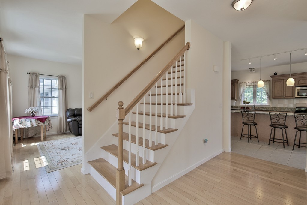 4 Windsor Road Shirley, MA 01464 - Photo 2 of 23