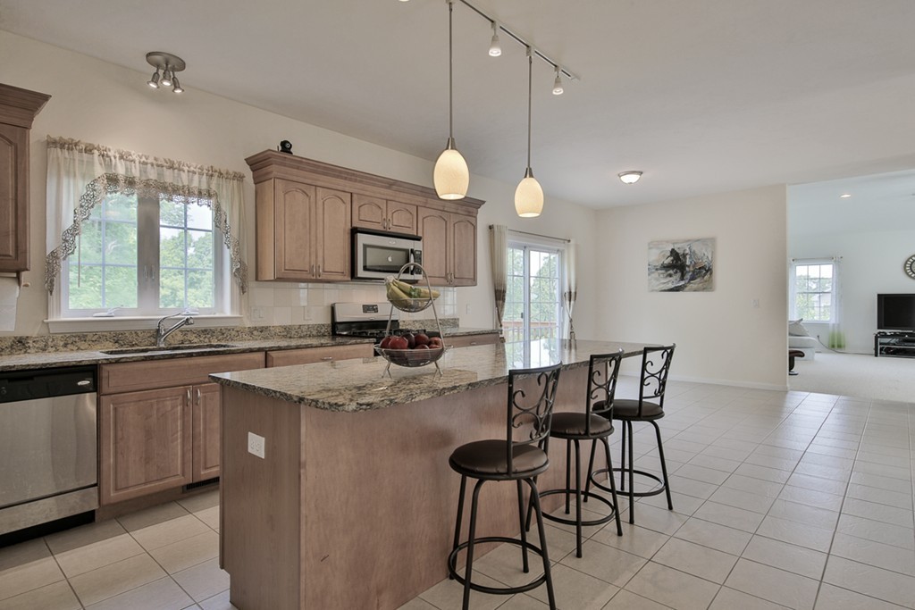 4 Windsor Road Shirley, MA 01464 - Photo 4 of 23