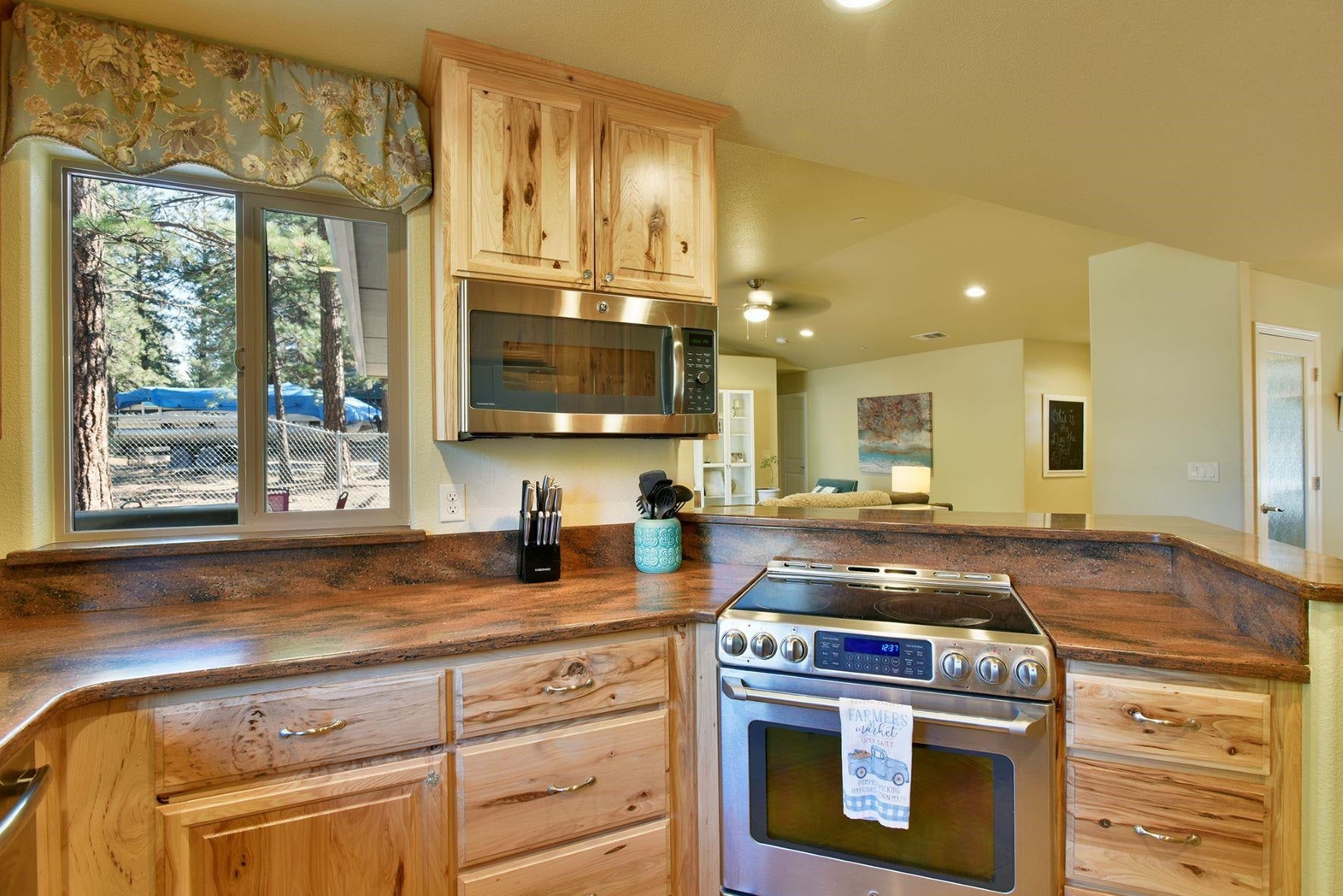 17762 Fisher Road Weed, CA 96094 - Photo 8 of 27 Gallery Image 8