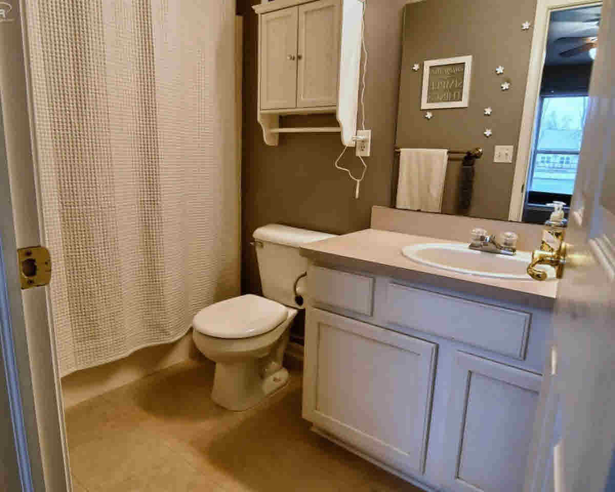 5456 Owen Road Linden, MI 48451 - Photo 15 of 32 21280051-14.JPG