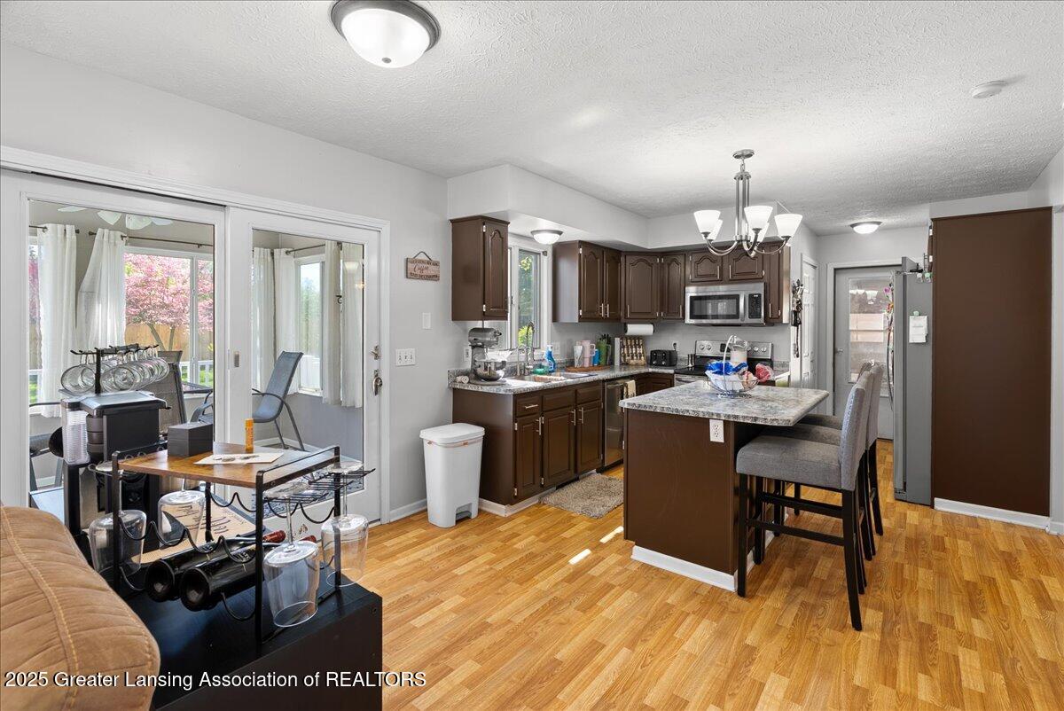 816 Creyts Road Dimondale, MI 48821 - Photo 14 of 49 16-Media Jett - 11