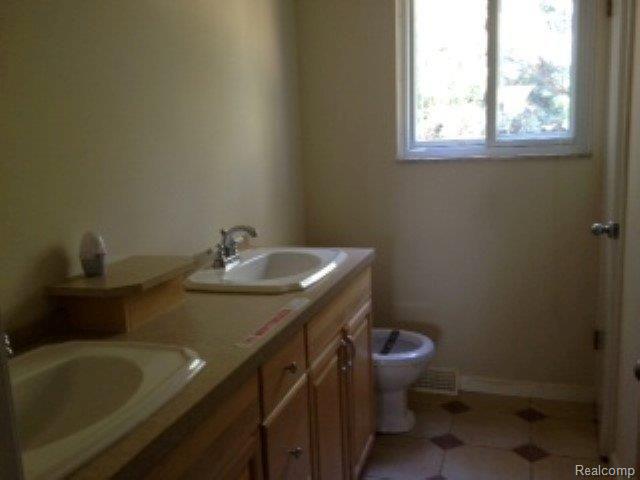 4980 Maybee Road Clarkston, MI 48348 - Photo 11 of 12 photo 3 (Small).JPG