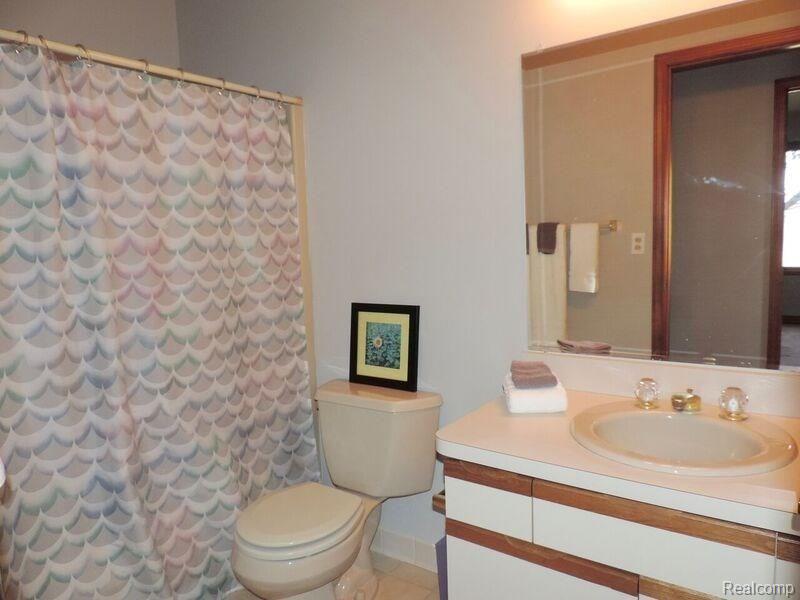 3733 Prospect Road Ann Arbor, MI 48105 - Photo 13 of 27 DSCN4382_preview.jpg