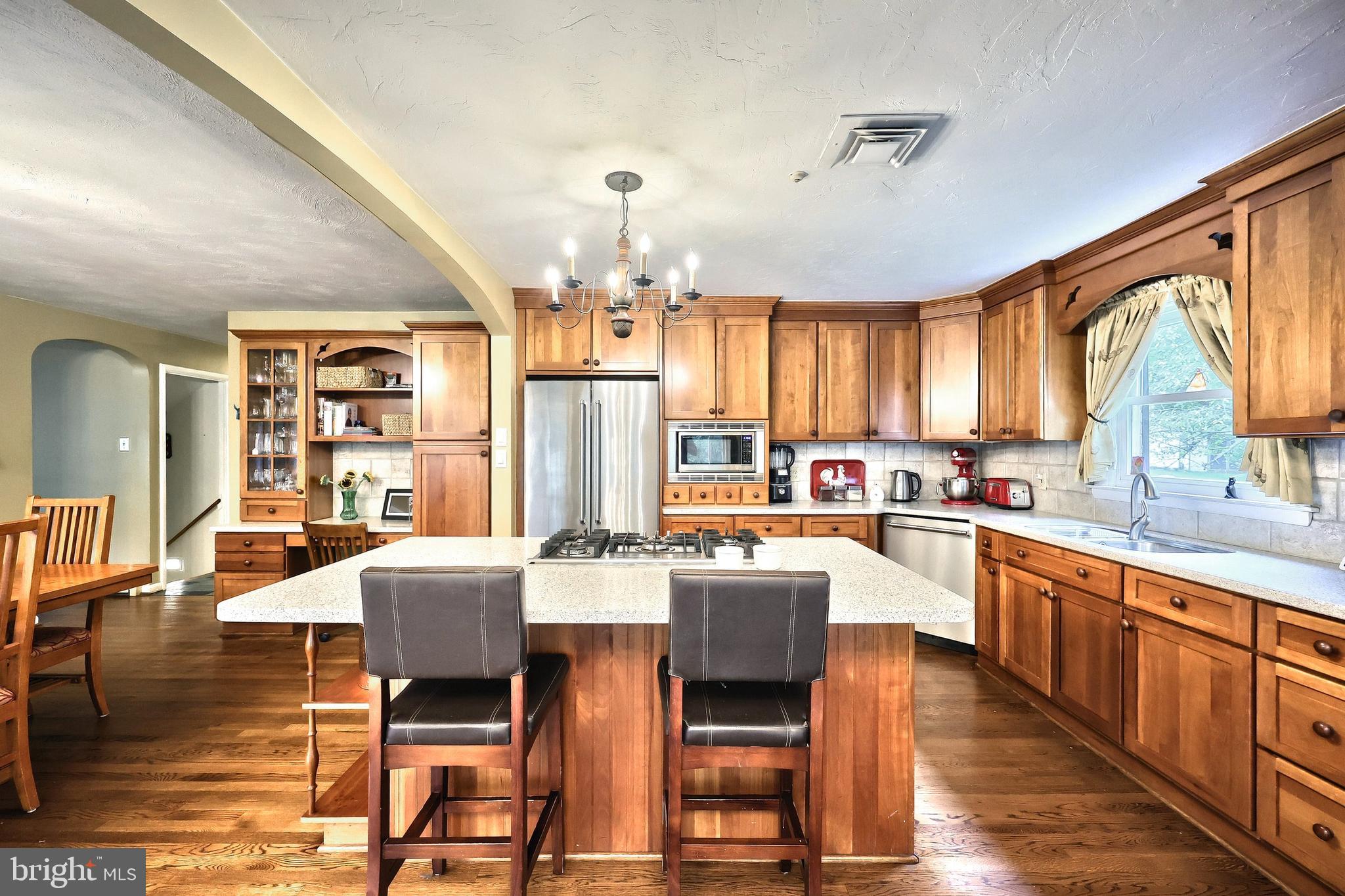 1506 Crestlyn Road York, PA 17403 - Photo 11 of 62 Kitchen