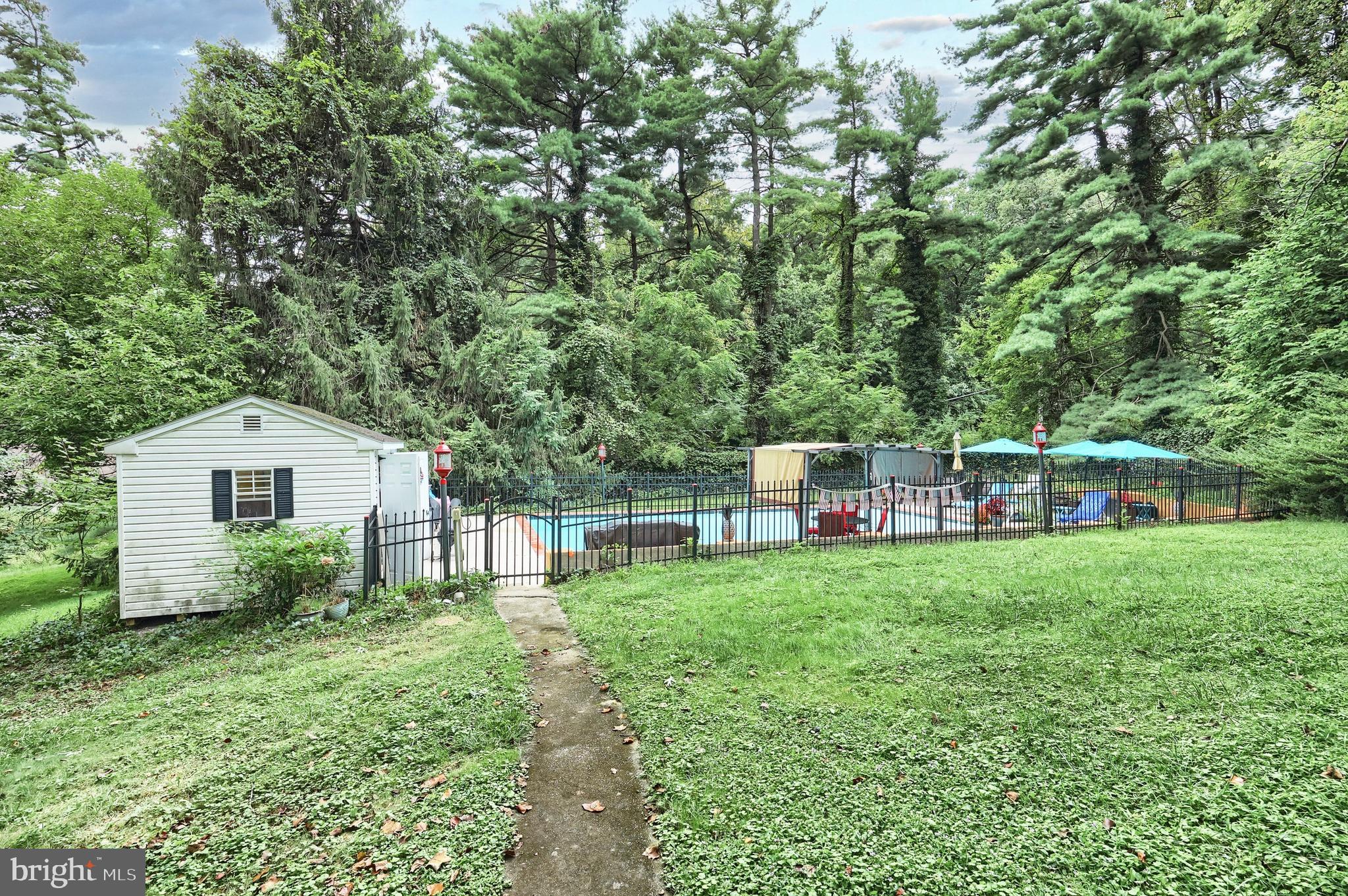 1506 Crestlyn Road York, PA 17403 - Photo 47 of 62 Path to the pool