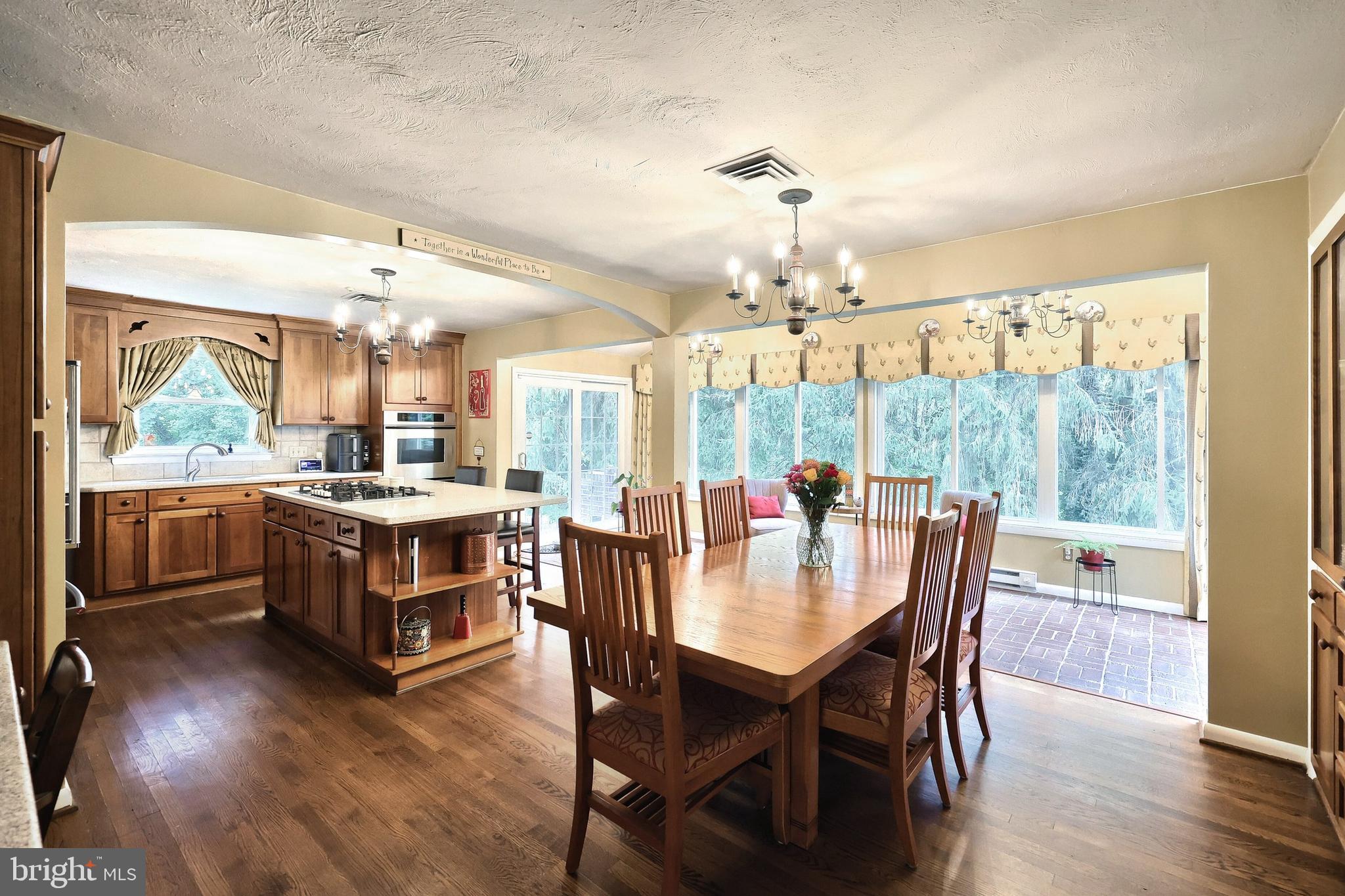 1506 Crestlyn Road York, PA 17403 - Photo 7 of 62 Kitchen / Dining Great room