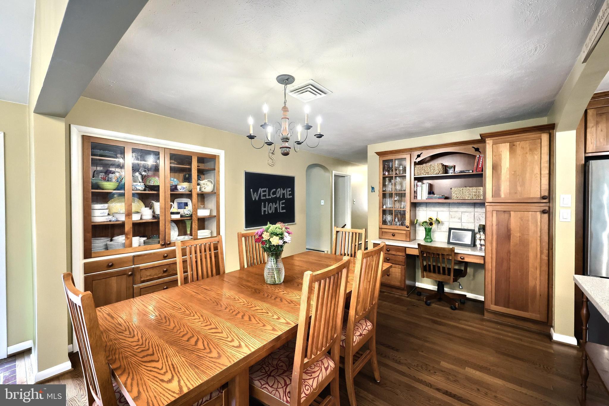 1506 Crestlyn Road York, PA 17403 - Photo 8 of 62 Dining area