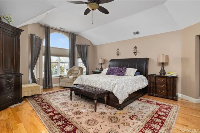 $1,050,000 | 2 Pondside Court, Mount Sinai, NY 11766