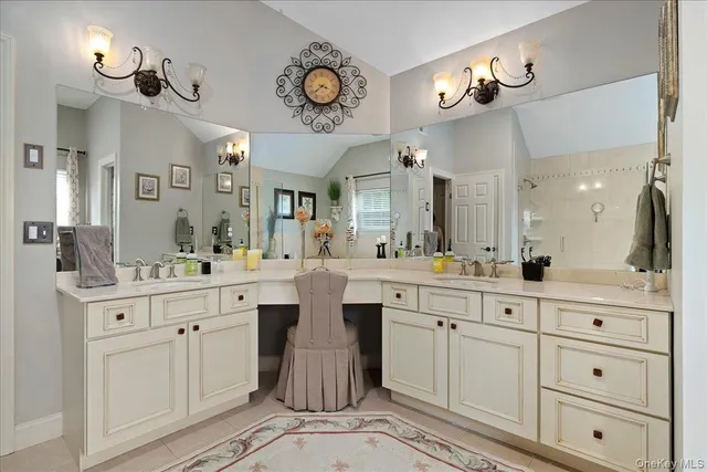 $1,050,000 | 2 Pondside Court, Mount Sinai, NY 11766