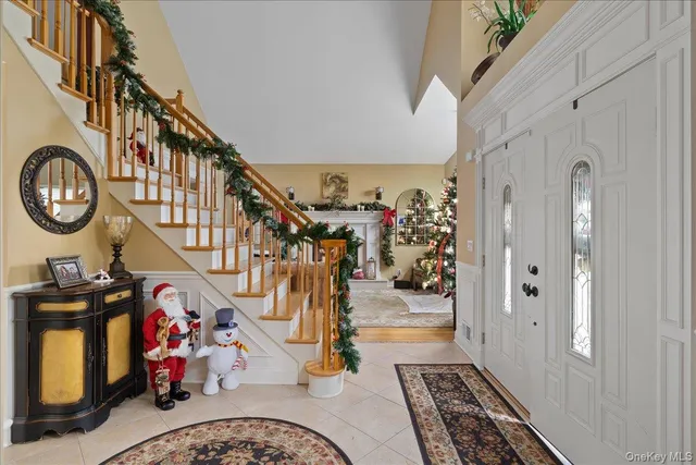 $1,050,000 | 2 Pondside Court, Mount Sinai, NY 11766