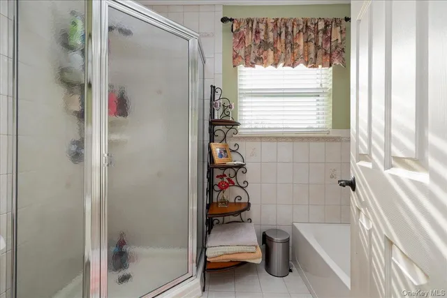 $1,050,000 | 2 Pondside Court, Mount Sinai, NY 11766