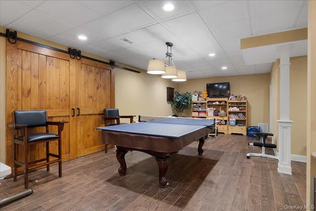 $1,050,000 | 2 Pondside Court, Mount Sinai, NY 11766