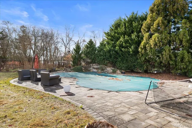 $1,050,000 | 2 Pondside Court, Mount Sinai, NY 11766