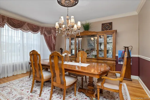 $1,050,000 | 2 Pondside Court, Mount Sinai, NY 11766