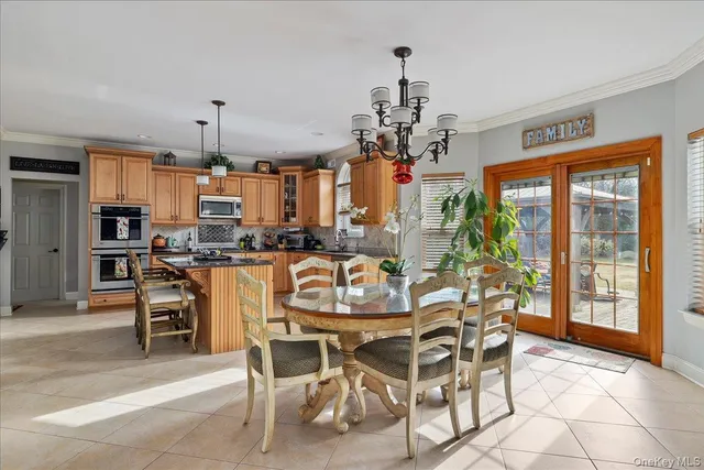 $1,050,000 | 2 Pondside Court, Mount Sinai, NY 11766