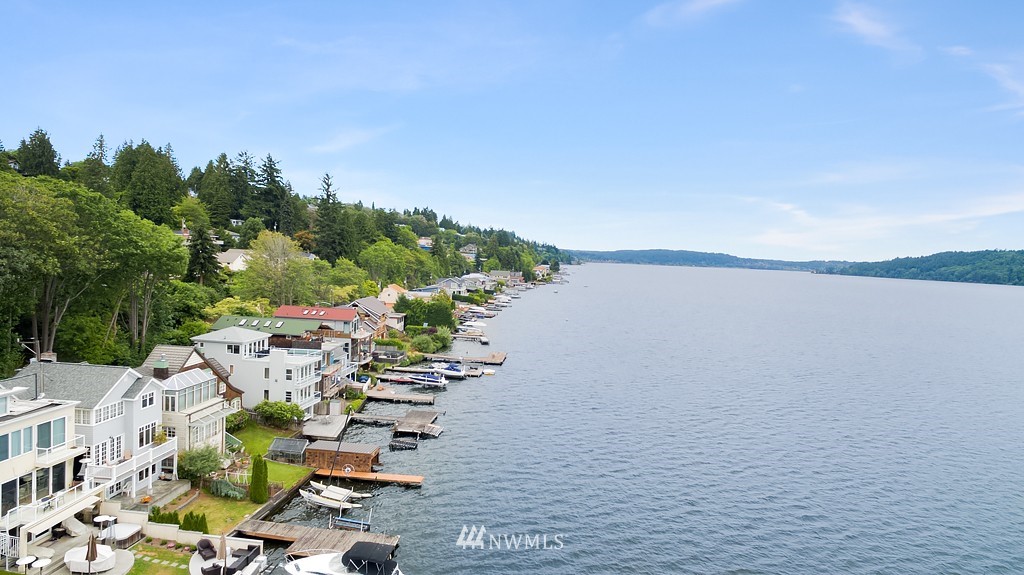 10704 Riviera Place Northeast Seattle, WA 98125 - Photo 25 of 25 Gallery Image 25