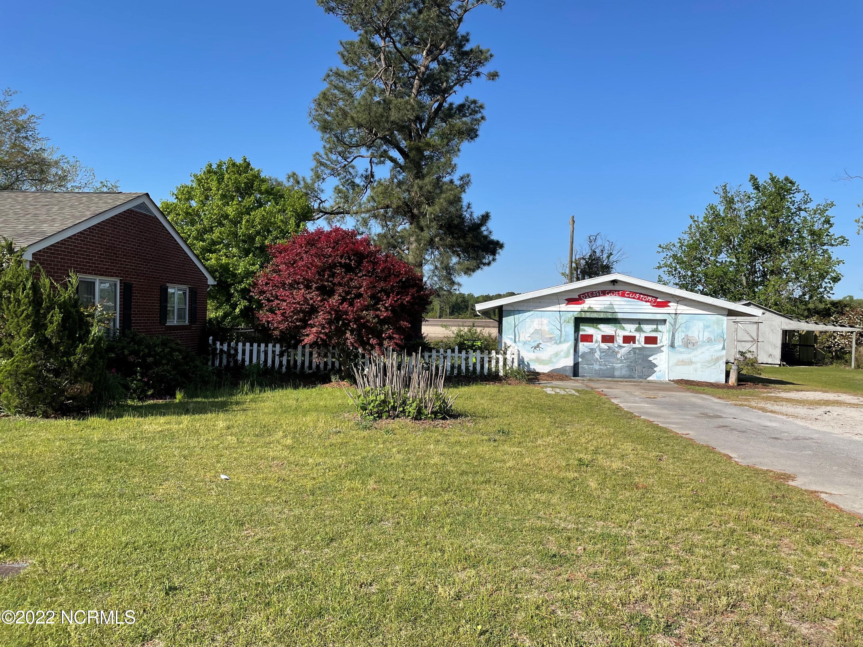 495 Antioch Road New Bern, NC 28560 - Photo 3 of 11 garage