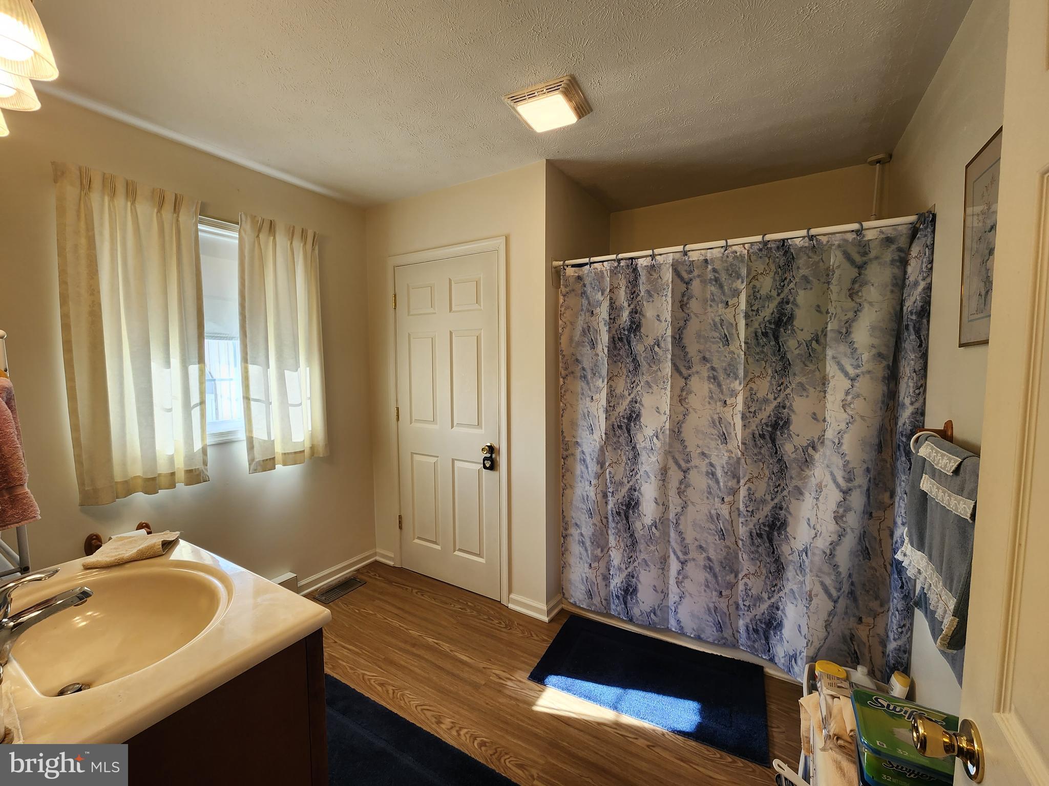 5290 Winchester Grade Road Berkeley Springs, WV 25411 - Photo 16 of 66 Primary Bathroom - Tub/Shower