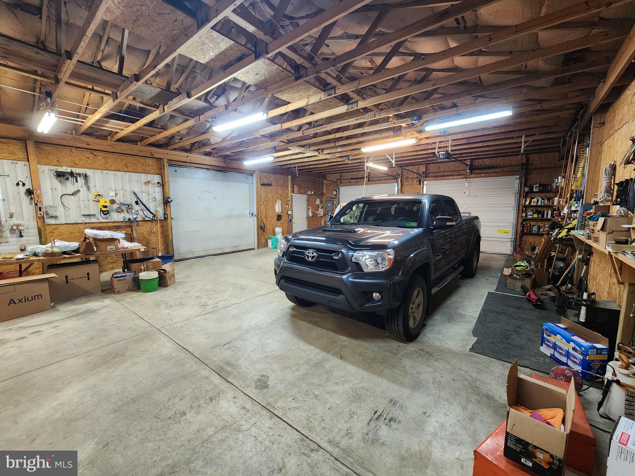 5290 Winchester Grade Road Berkeley Springs, WV 25411 - Photo 38 of 66 Garage
