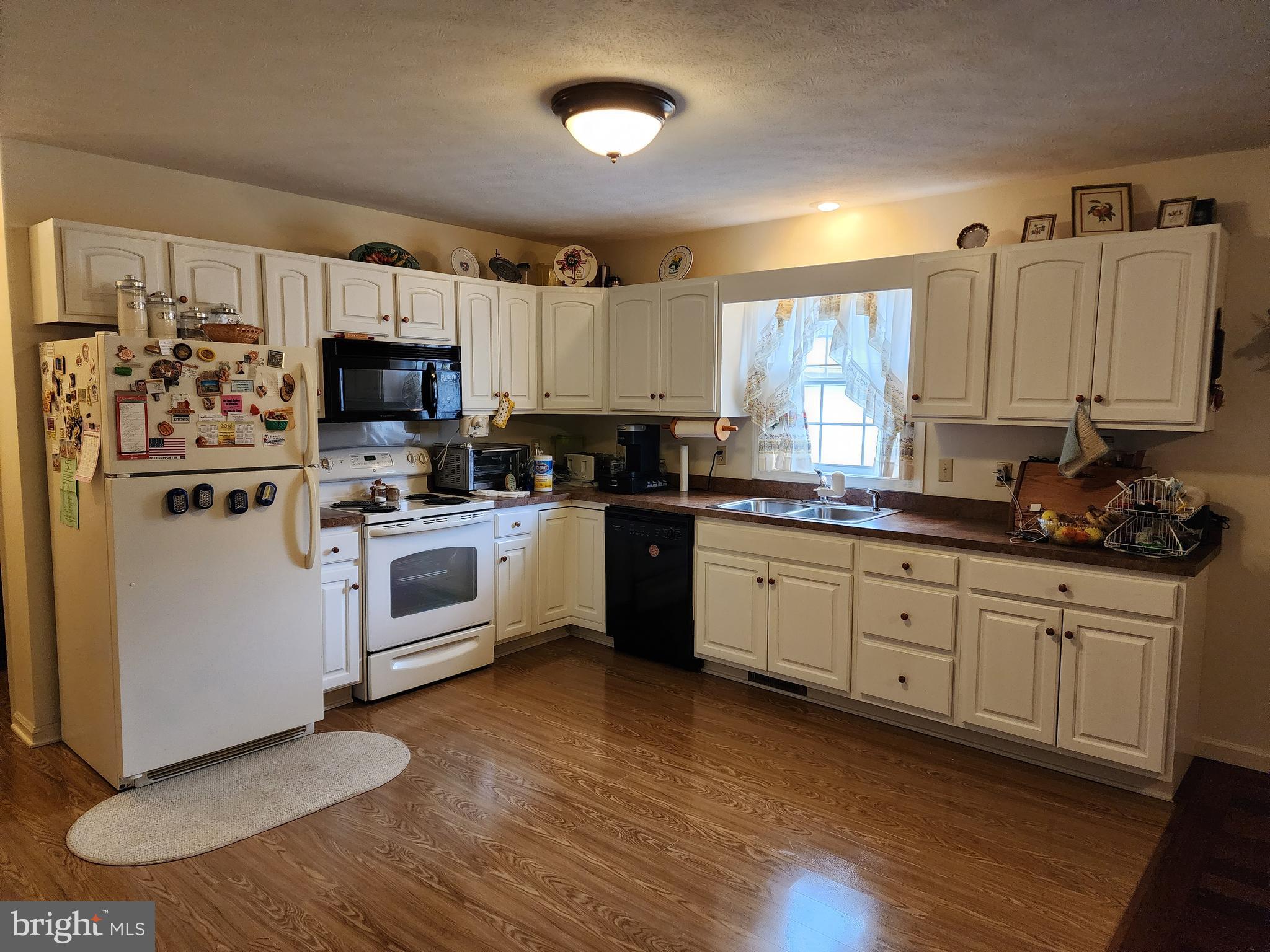 5290 Winchester Grade Road Berkeley Springs, WV 25411 - Photo 9 of 66 Kitchen - new dishwasher coming soon