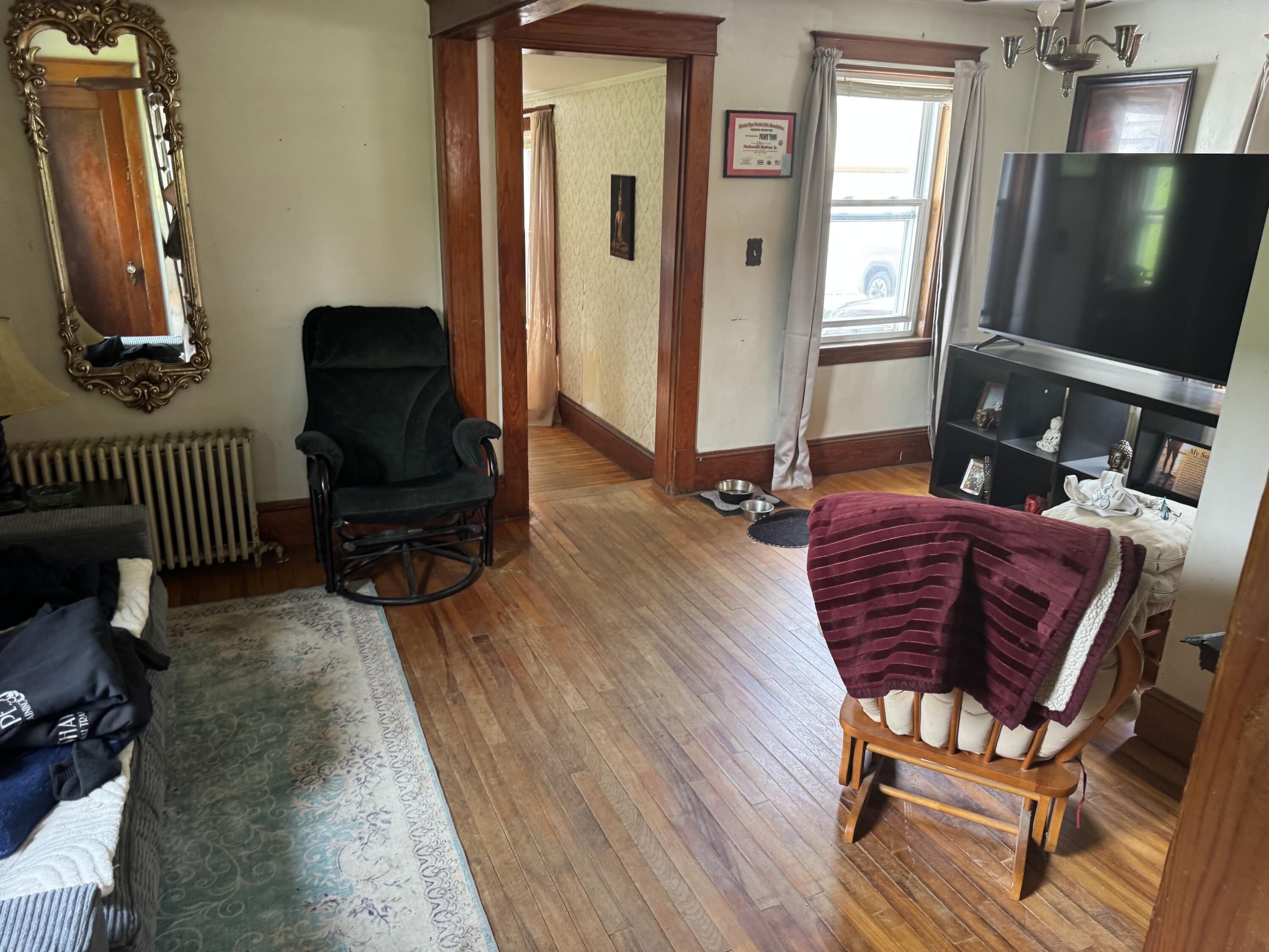 63 Washington Street Augusta, ME 04330 - Photo 8 of 22 livingroom
