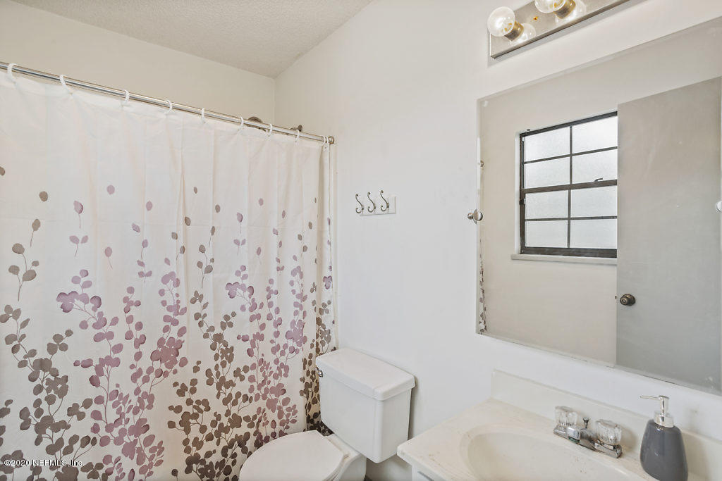 5867 George Hodges Road Macclenny, FL 32063 - Photo 15 of 44 Master bath